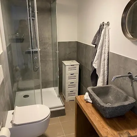 アパート Basement 77 *