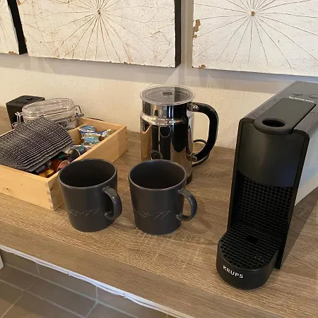 아파트 Basement 77 *