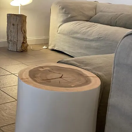 아파트 Basement 77 *