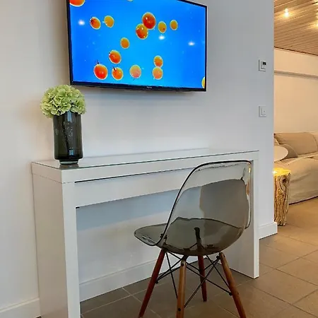 Basement 77 Lägenhet